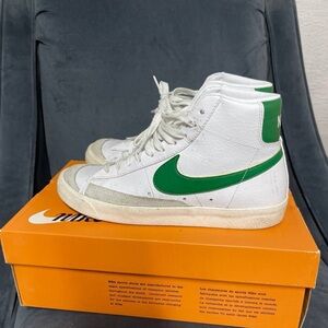 Men’s Nike blazer size 8, preowned